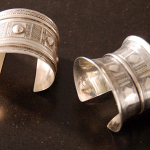 Deux bracelets en argent
