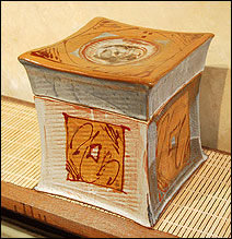 Boîte japonaise cubique