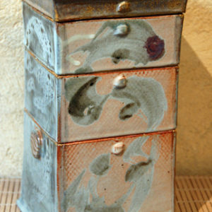 Boîte à étages "Ruban"Boîte à 3 étages et couvercle