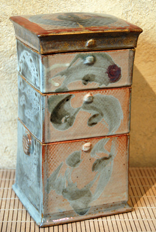 Boîte à étages "Ruban"Boîte à 3 étages et couvercle