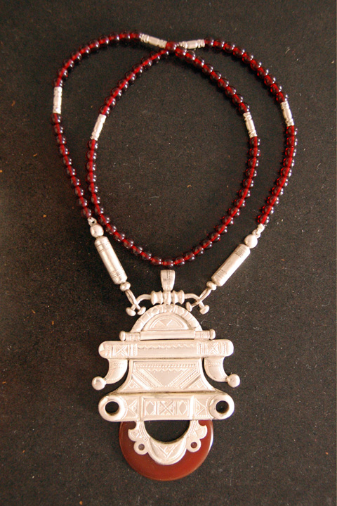 Grand pectoral argent, tourmaline