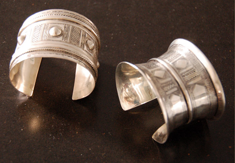 Deux bracelets en argent