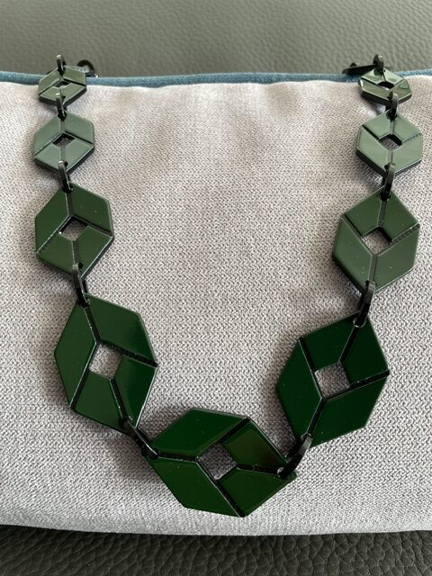 Collier-sautoir en PC vert