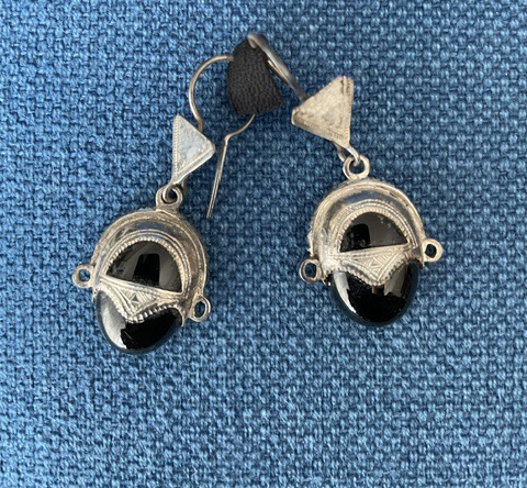 Boucles d&rsquo;oreilles à cabochon onyx et argent