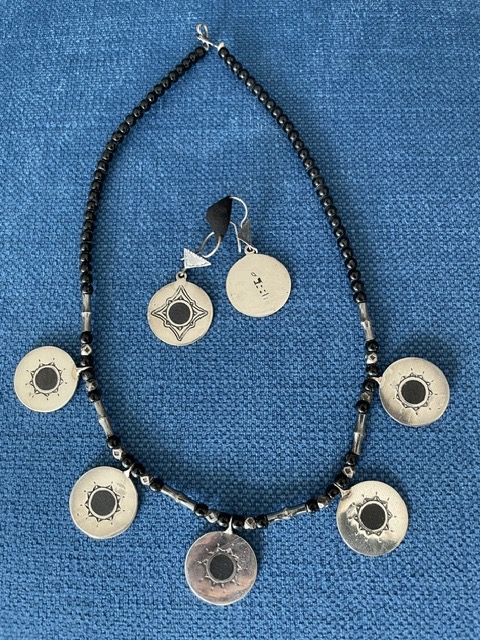 Parure Collier 5 pendentifs et Boucles d&rsquo;oreilles argent-onyx
